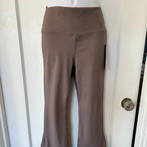 90 DEGREES Women's Chelsea Split Hem Flare Leggings in Mocha, size M, NWT